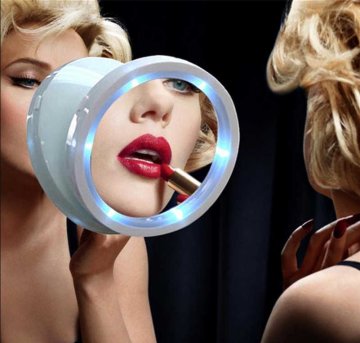 Oglindă cosmetică cu LED de mărire cu posibilitatea de a adăuga